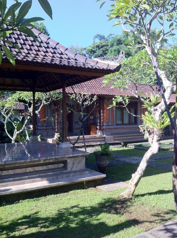 Nayas House